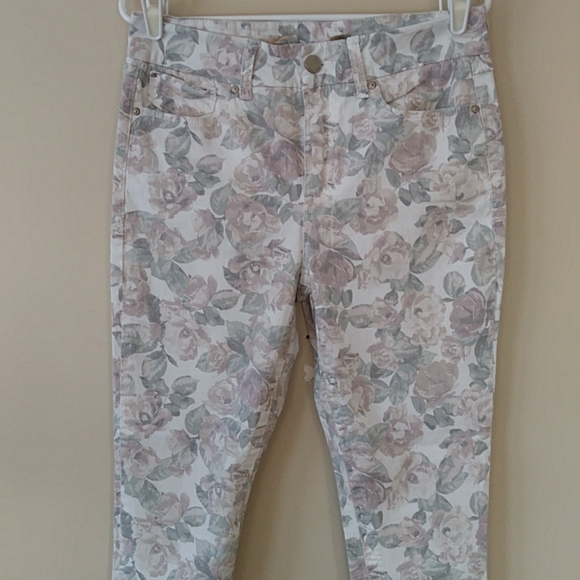 Seven7 High Rise Skinny Tummy Less Floral Pant 10 Cream - Picture 7 of 16